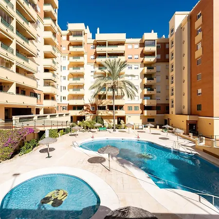 A Pocos Metros De La Playa Y Pista De Padel
